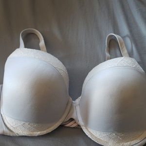 White vs body by Victoria